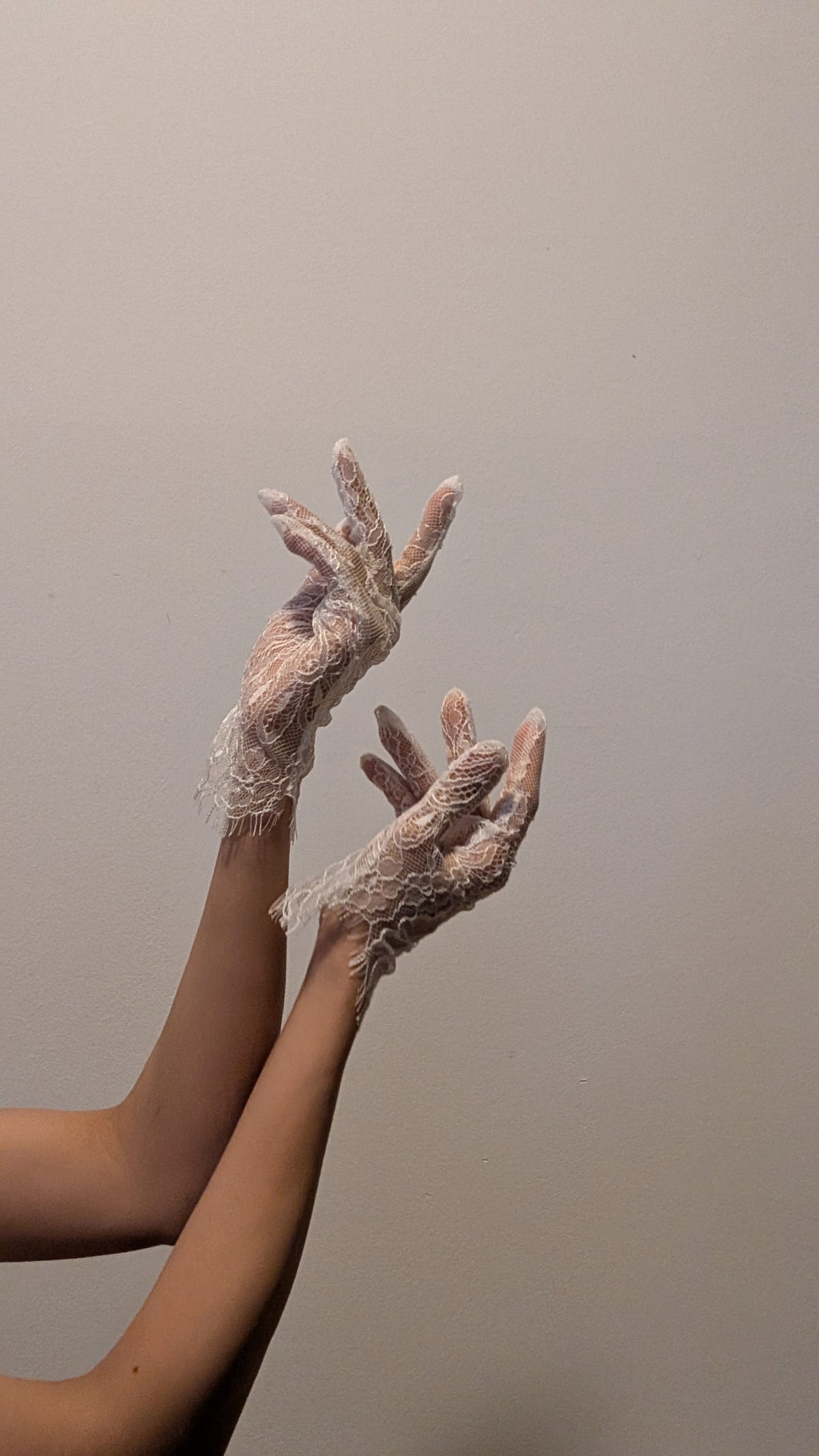 Kurze Handschuhe aus französischer Guipure-Spitze -Colette