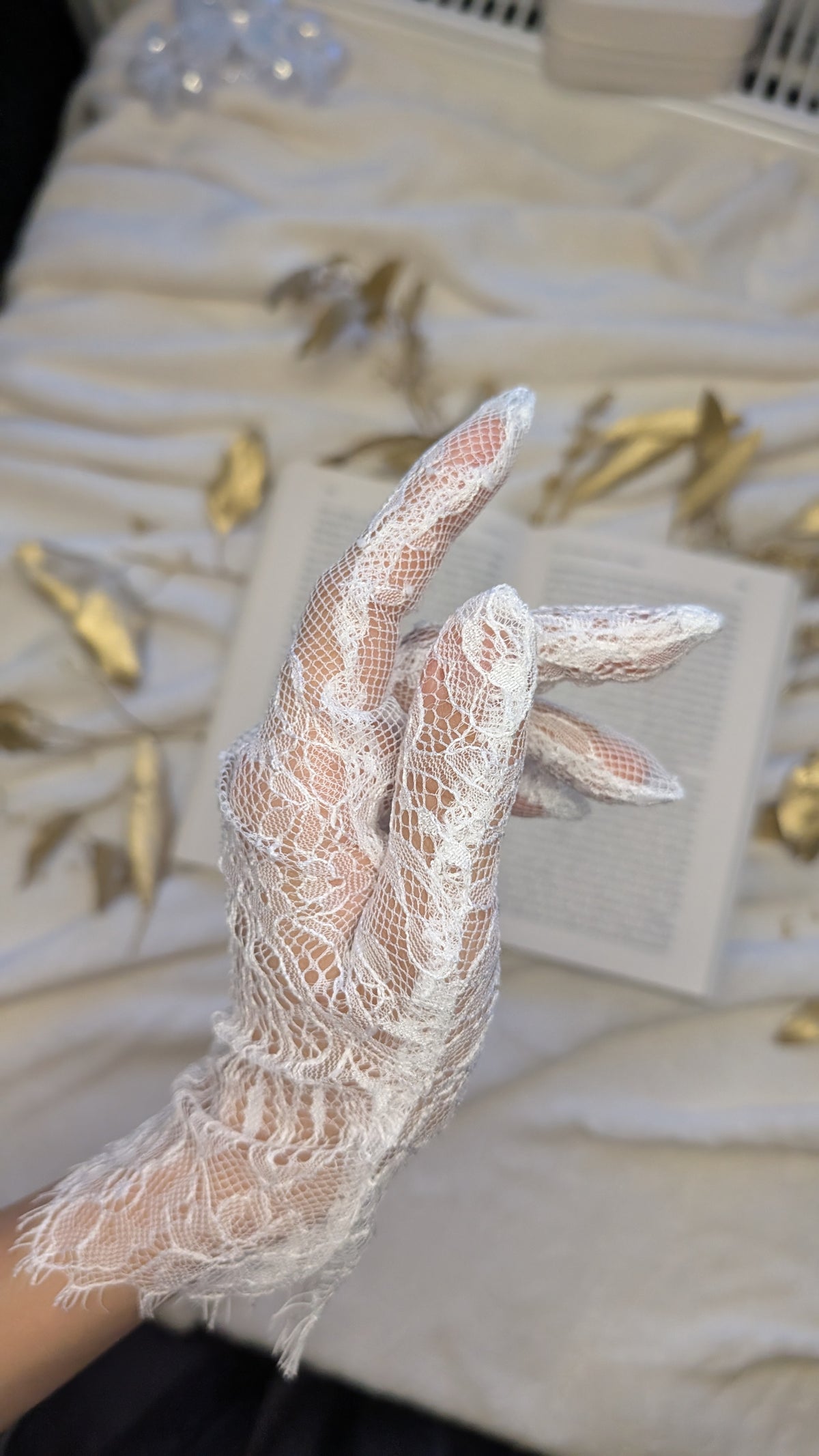 Kurze Handschuhe aus französischer Guipure-Spitze -Colette
