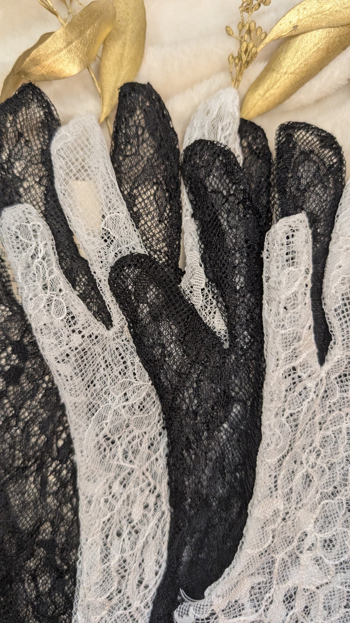 Kurze Handschuhe aus französischer Guipure-Spitze -Colette