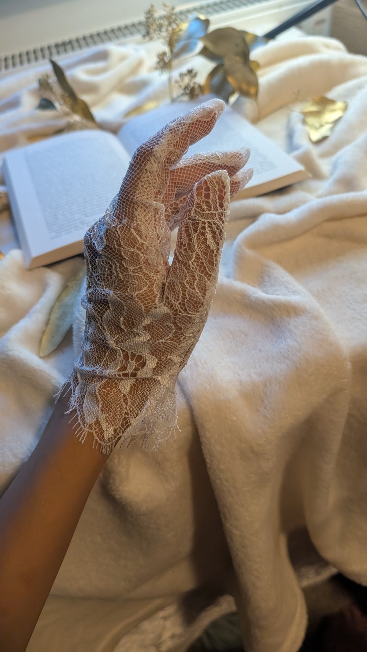 Kurze Handschuhe aus französischer Guipure-Spitze -Colette